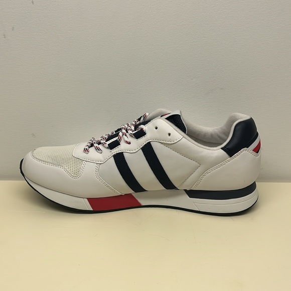 Tommy Hilfiger White, Blue and Red Mix Sneaker Men’s Size 9 (NWOT) - Picture 3 of 6